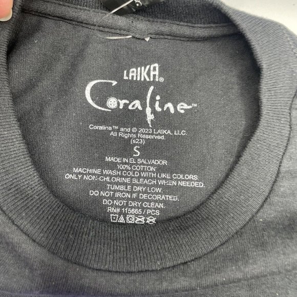 Coraline T-Shirt Button Moon Laika Small NEW - Picture 2 of 5